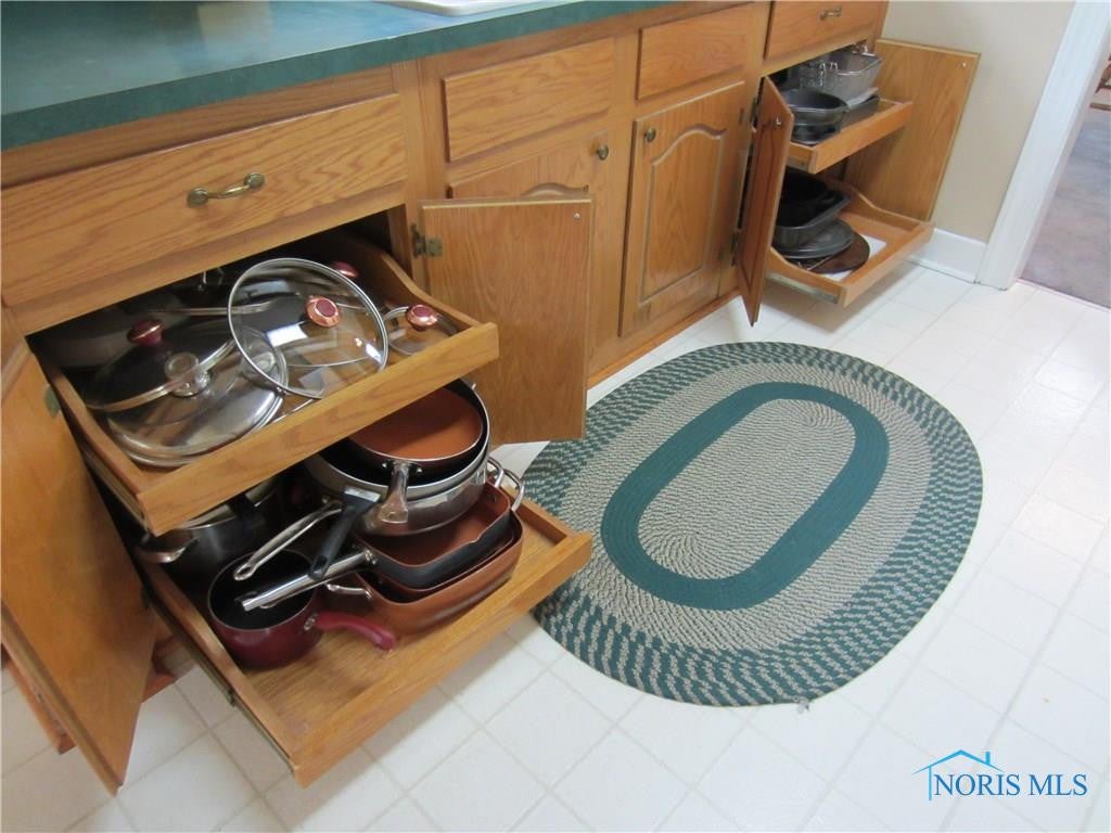 4905 Douglas Road Toledo, OH 43613 - Photo 12 of 29 Gallery Image 12