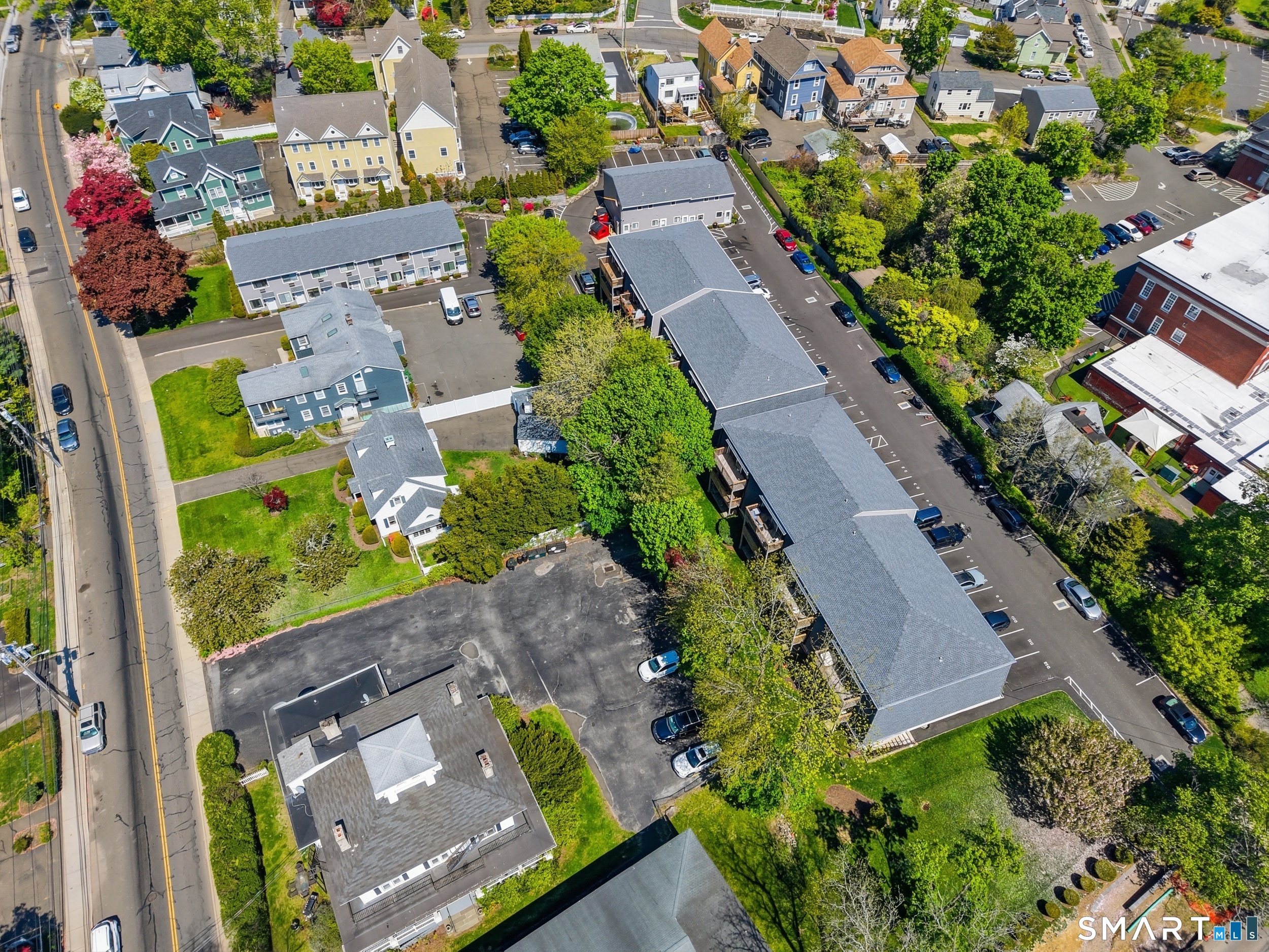 187 Flax Hill Road, Unit D1 Norwalk, CT 06854 - Photo 29 of 32 an aerial view of a house