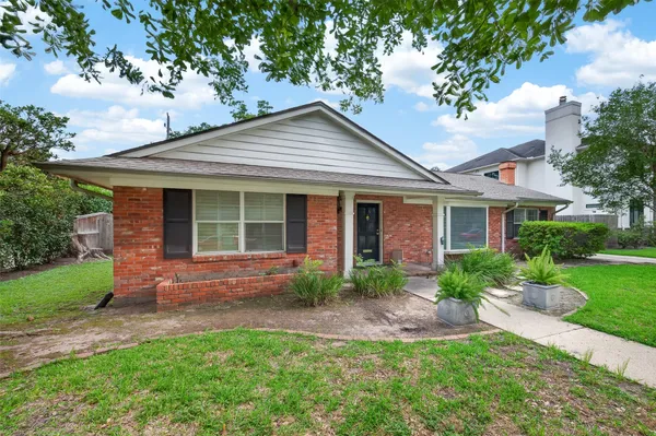 $5,000 | 5643 Piping Rock Lane, Houston, TX 77056