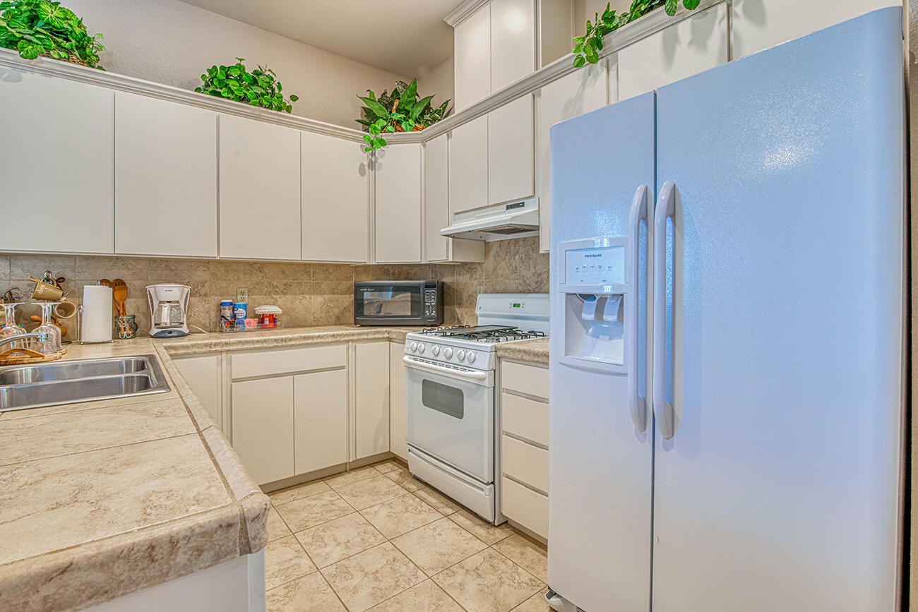 656 Cox Road El Paso, TX 79932 - Photo 37 of 74 Casita kitchen