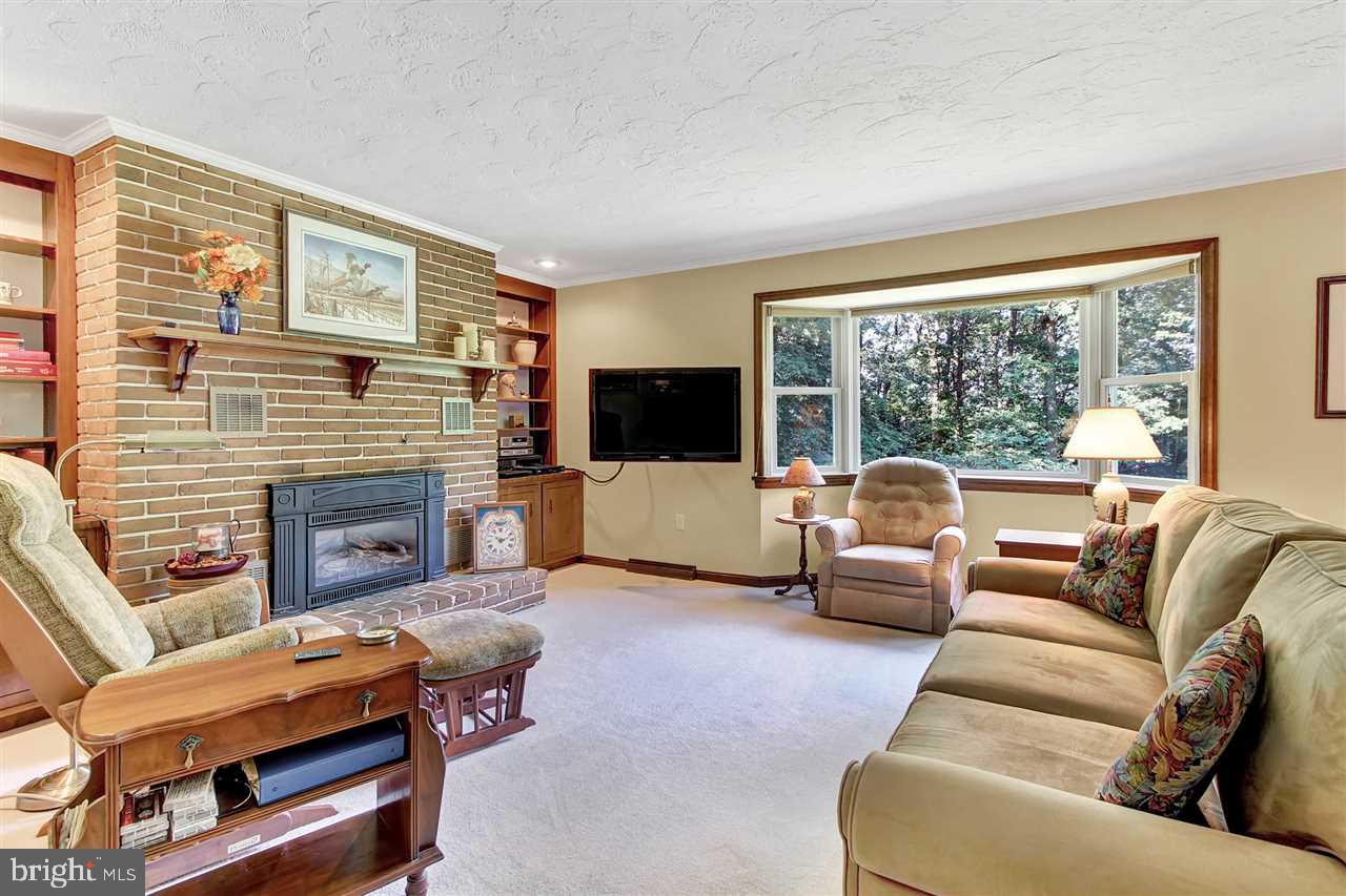 1544 Marburg Road Spring Grove, PA 17362 - Photo 4 of 34