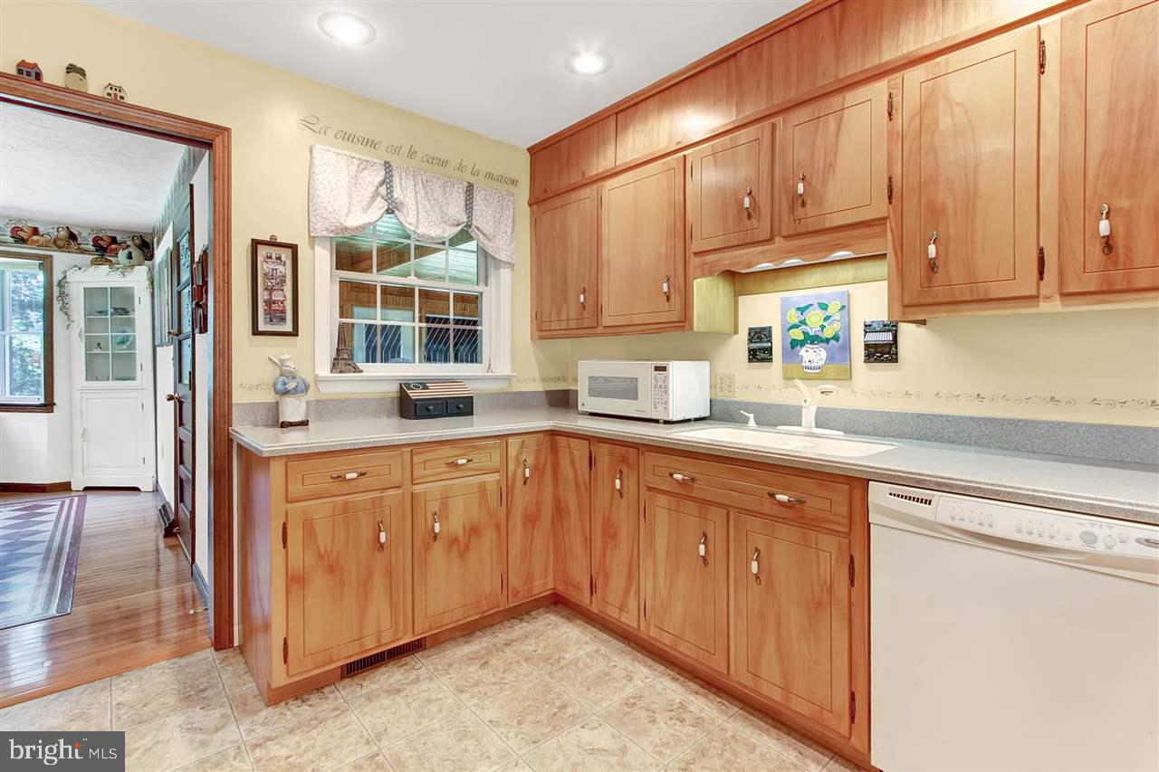 1544 Marburg Road Spring Grove, PA 17362 - Photo 10 of 34