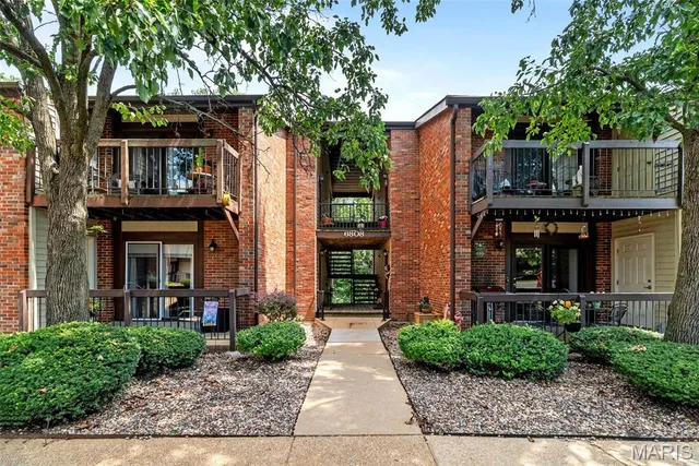 $155,000 | 6808 Cottage Grove Lane, Unit I, St. Louis, MO 63129