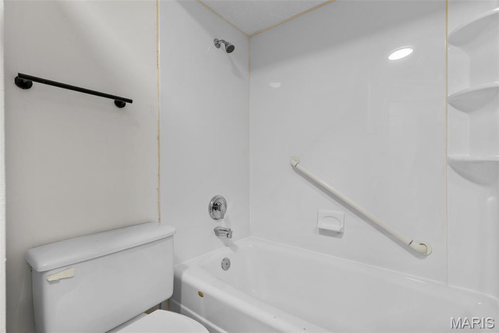 6808 Cottage Grove Lane, Unit I St. Louis, MO 63129 - Photo 21 of 33