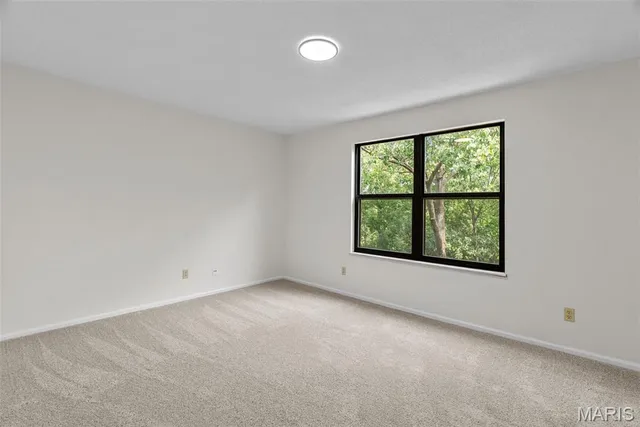 $155,000 | 6808 Cottage Grove Lane, Unit I, St. Louis, MO 63129