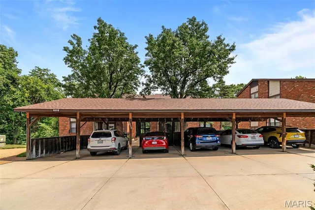 $155,000 | 6808 Cottage Grove Lane, Unit I, St. Louis, MO 63129