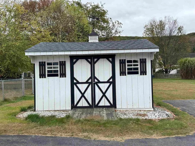 $435,000 | 33 Dearborn Circle, Walpole, NH 03608