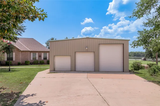 $425,900 | 206 Lake Front Drive, Trinity, TX 75862