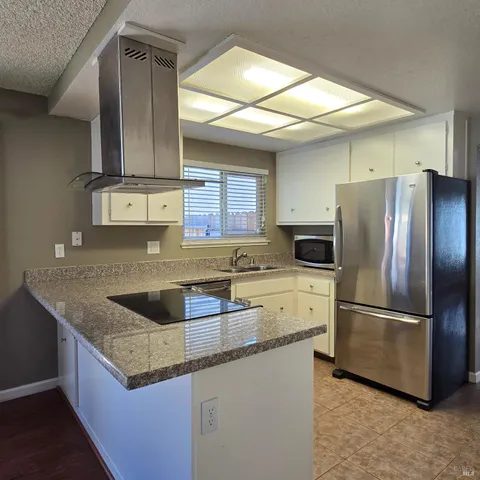 $2,500 | 2031 California Drive, Vacaville, CA 95687