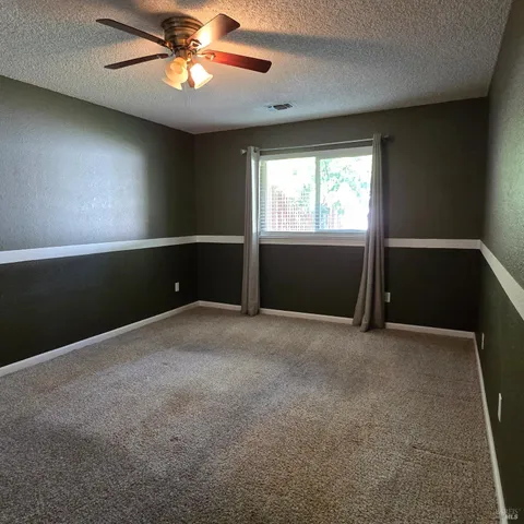 $2,500 | 2031 California Drive, Vacaville, CA 95687