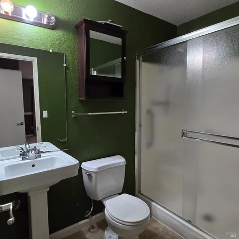 $2,500 | 2031 California Drive, Vacaville, CA 95687