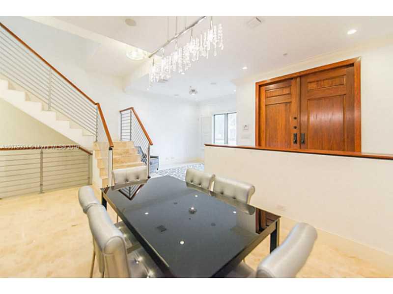 7471 Southwest 56th Court, Unit 7471 Miami, FL 33143 - Photo 3 of 32