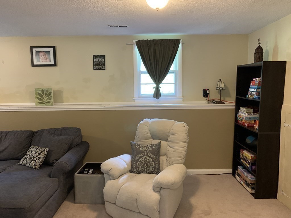 83 Robin Hill Road Chelmsford, MA 01824 - Photo 17 of 42 Gallery Image 17