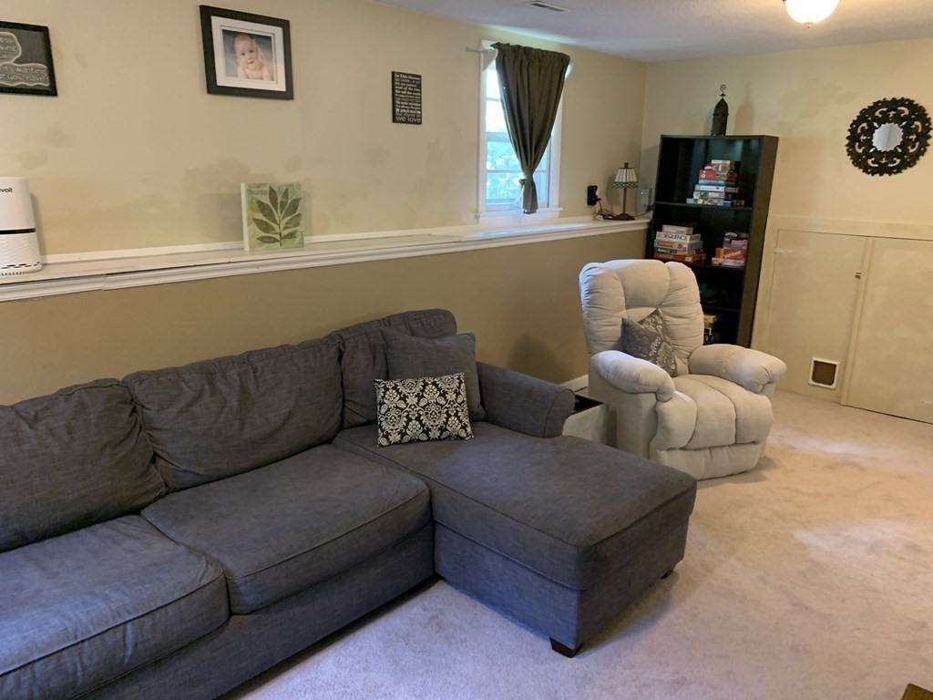 83 Robin Hill Road Chelmsford, MA 01824 - Photo 18 of 42 Gallery Image 18