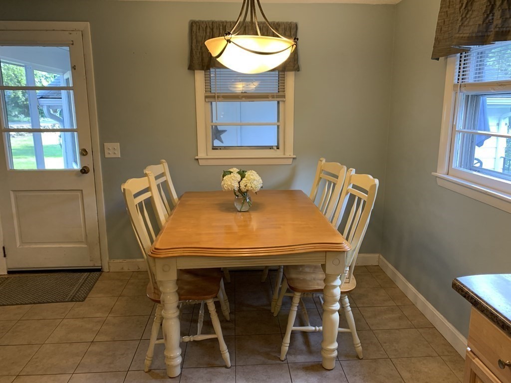 83 Robin Hill Road Chelmsford, MA 01824 - Photo 5 of 42 Gallery Image 5