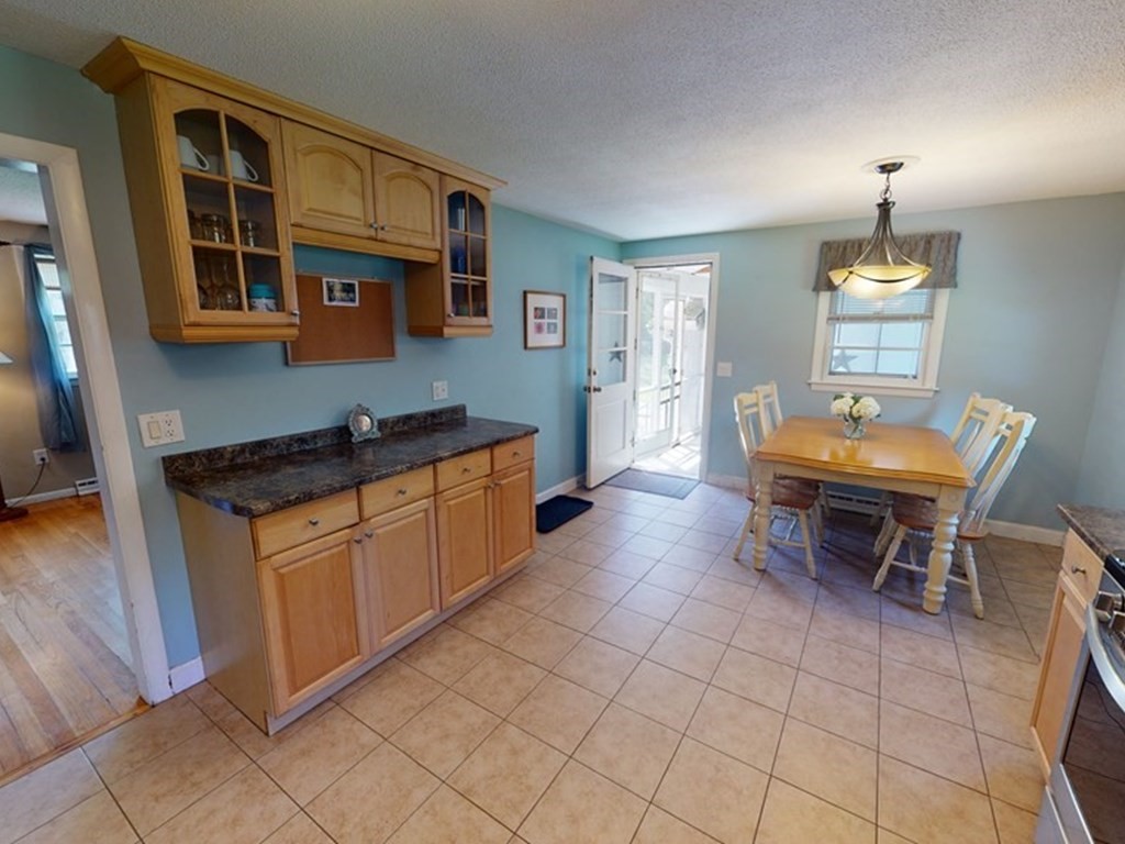 83 Robin Hill Road Chelmsford, MA 01824 - Photo 6 of 42 Gallery Image 6