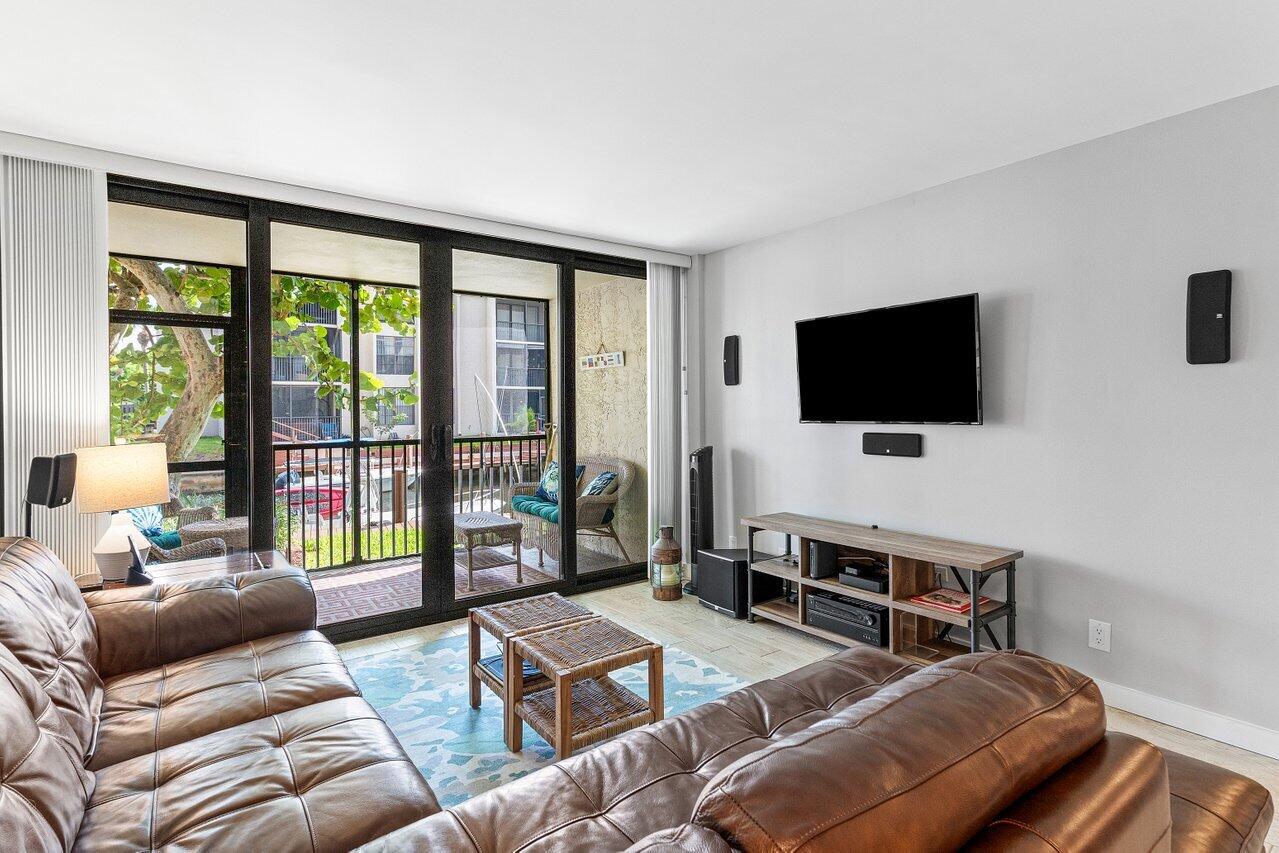 17 Royal Palm Way, Unit 1050 Boca Raton, FL 33432 - Photo 11 of 48 011-17RoyalPalmWay-1050-BocaRaton-FL-334