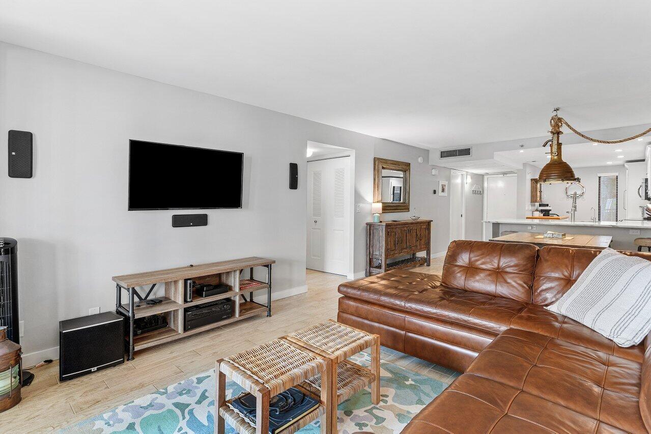 17 Royal Palm Way, Unit 1050 Boca Raton, FL 33432 - Photo 12 of 48 012-17RoyalPalmWay-1050-BocaRaton-FL-334