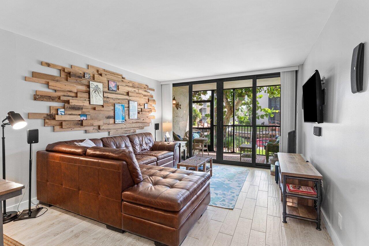 17 Royal Palm Way, Unit 1050 Boca Raton, FL 33432 - Photo 10 of 48 010-17RoyalPalmWay-1050-BocaRaton-FL-334