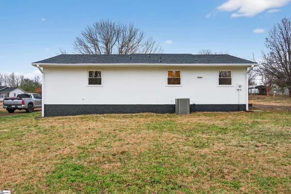 $195,000 | 16 Ford Drive, Wellford, SC 29385