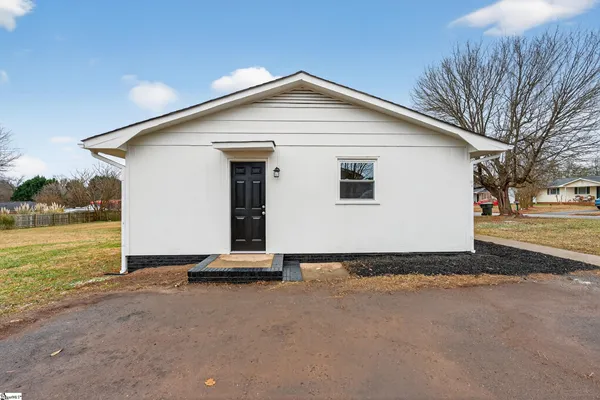 $195,000 | 16 Ford Drive, Wellford, SC 29385