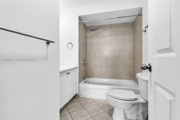 $3,000 | 8395 Southwest 73rd Avenue, Unit 510, Miami, FL 33143