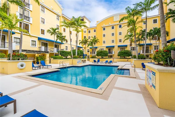 $3,000 | 8395 Southwest 73rd Avenue, Unit 510, Miami, FL 33143