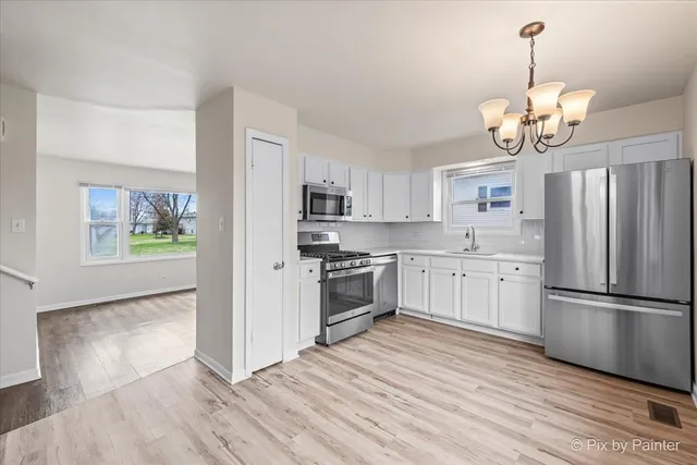 $2,800 | 18951 Chestnut Avenue, Country Club Hills, IL 60478