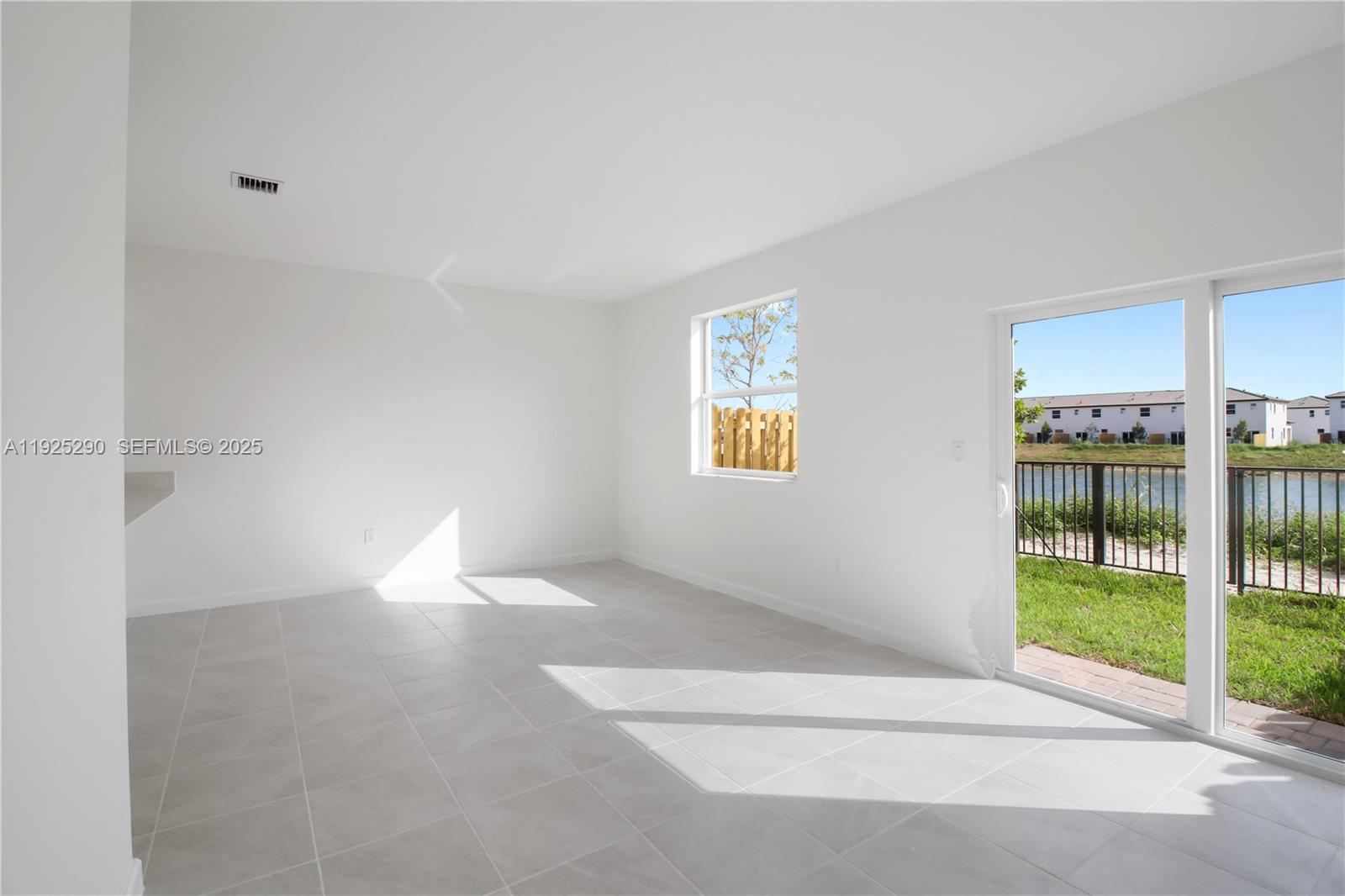 2747 Southeast 25th Avenue Homestead, FL 33035 - Photo 16 of 43