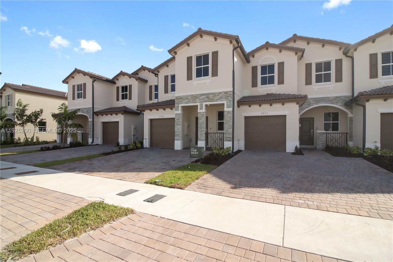 2747 Southeast 25th Avenue Homestead, FL 33035 - Photo 2 of 43