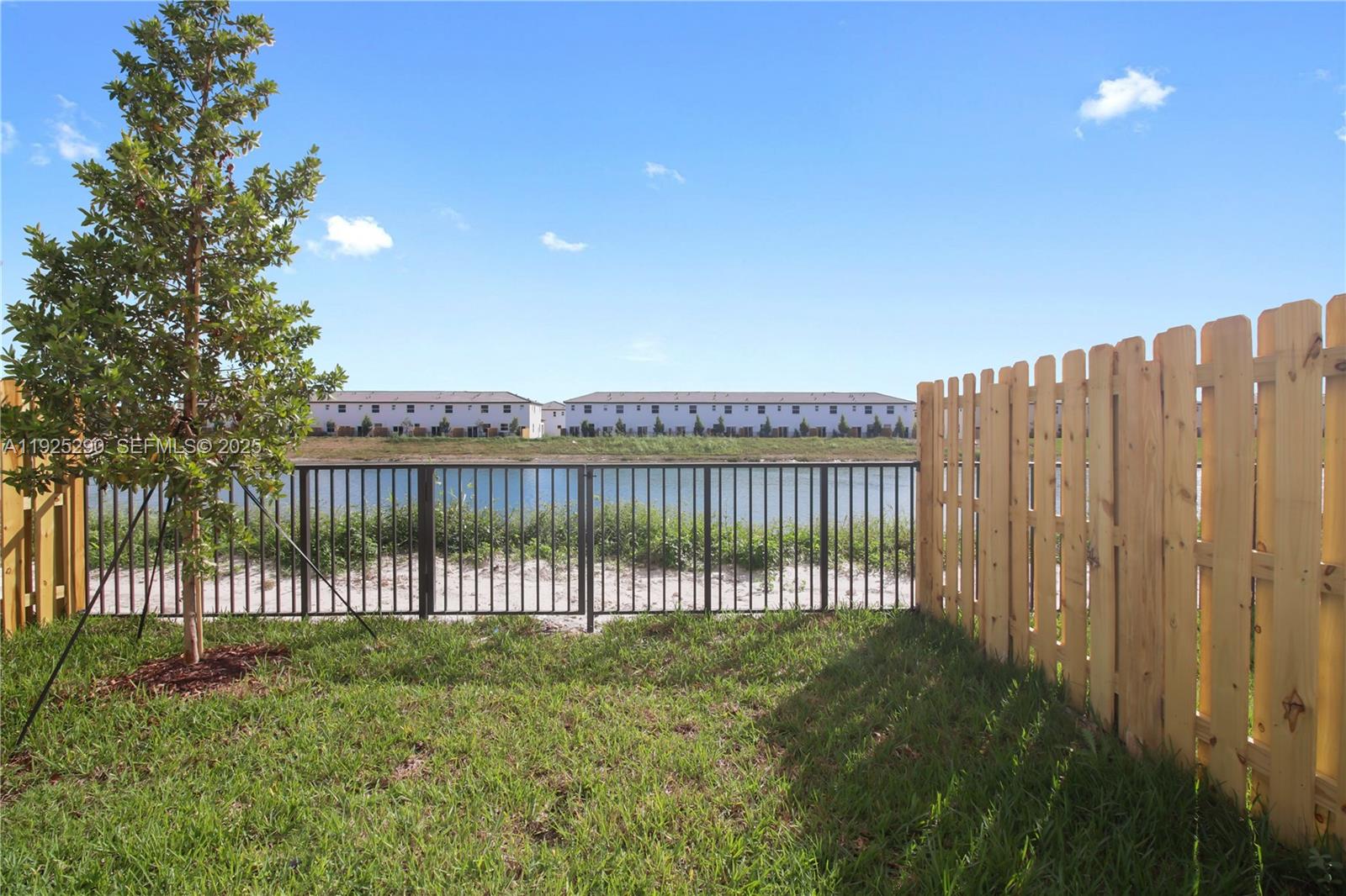 2747 Southeast 25th Avenue Homestead, FL 33035 - Photo 21 of 43