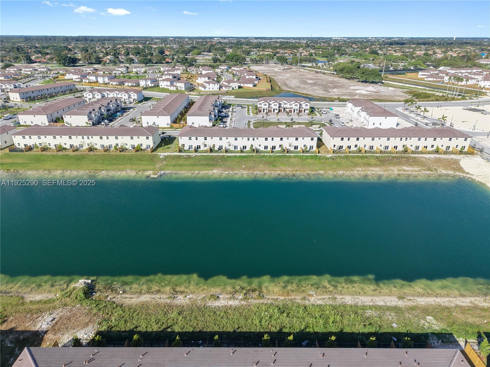 2747 Southeast 25th Avenue Homestead, FL 33035 - Photo 40 of 43