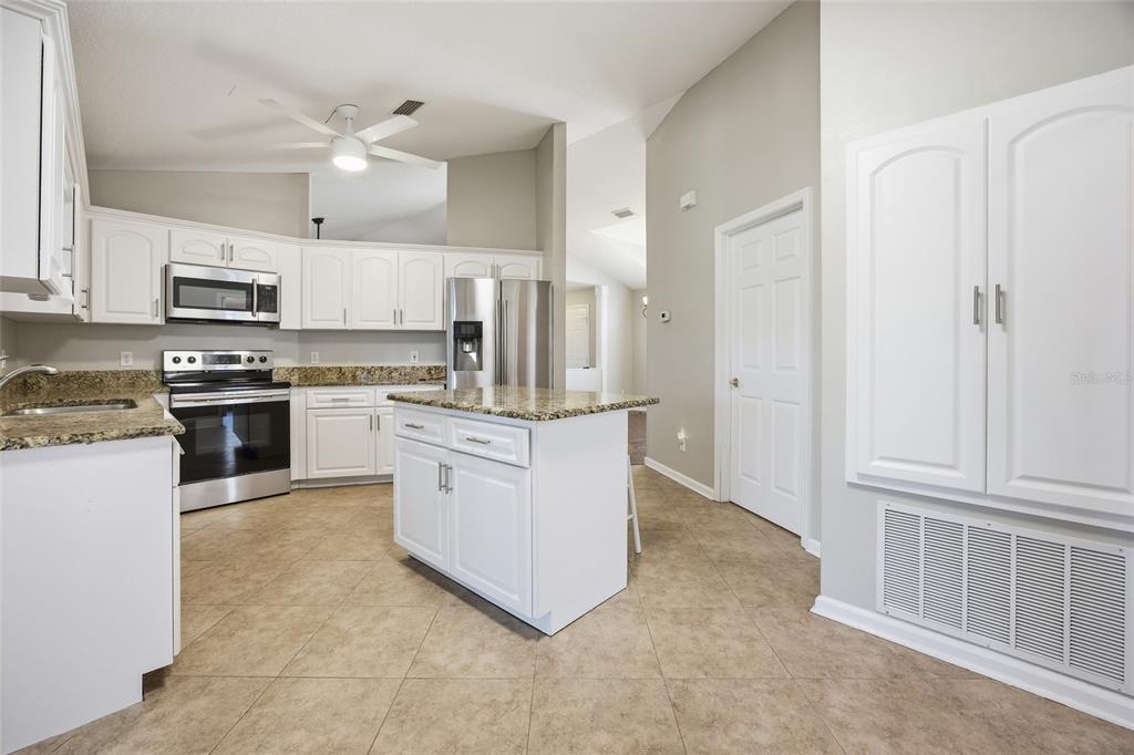 5450 Northwest 25th Loop Ocala, FL 34482 - Photo 11 of 59