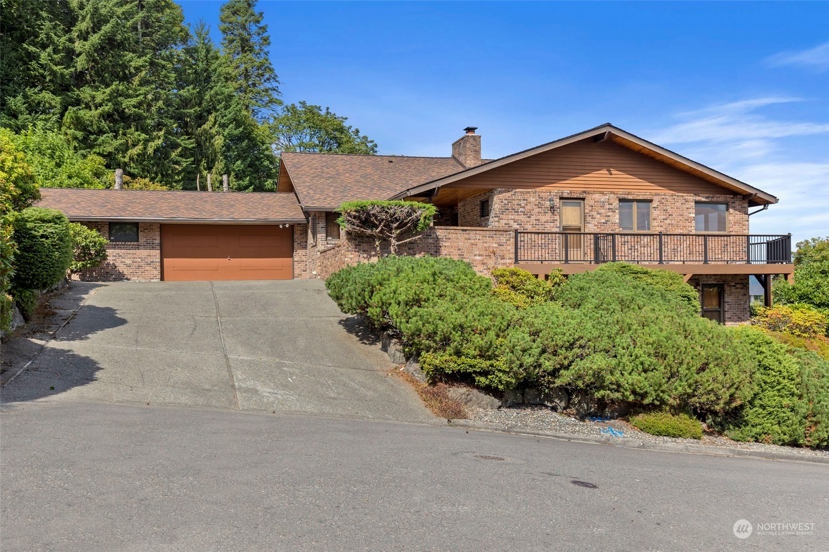 411 Seneca Court Northwest Renton, WA 98057 - Photo 1 of 37 front view of a house with a yard