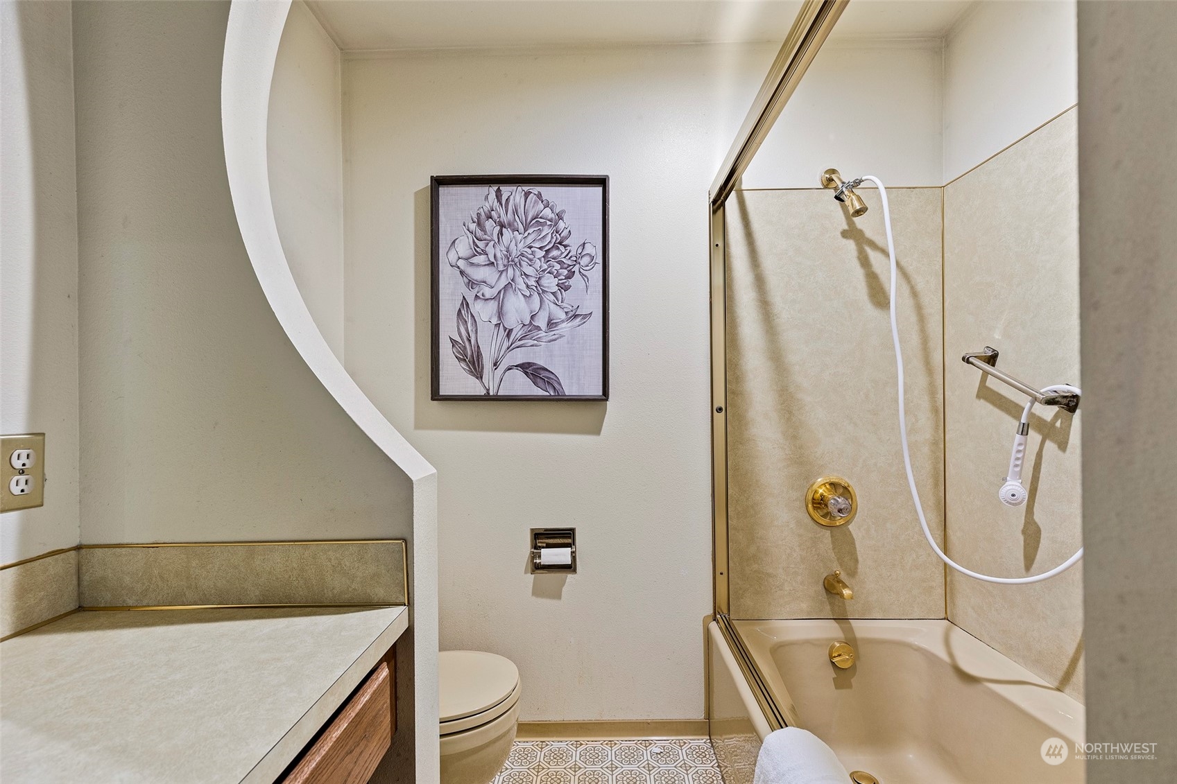 411 Seneca Court Northwest Renton, WA 98057 - Photo 18 of 37 a bathroom with a sink a toilet and shower