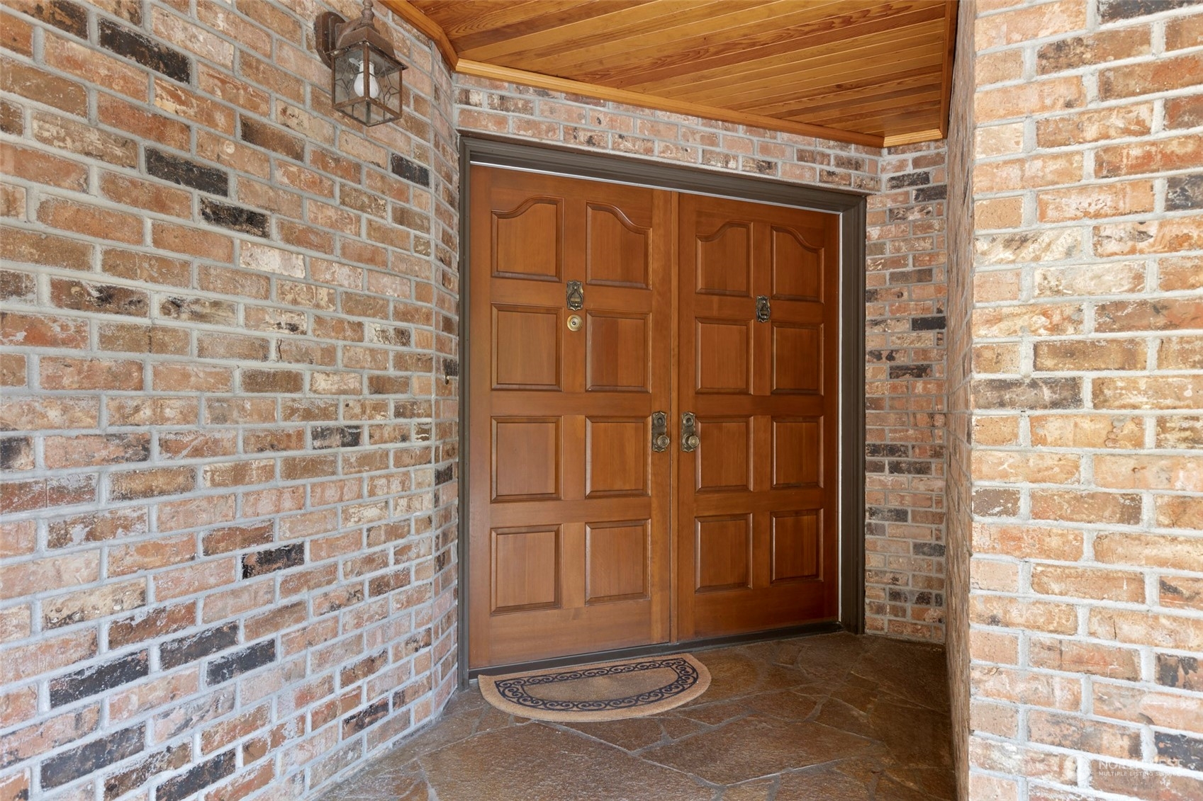 411 Seneca Court Northwest Renton, WA 98057 - Photo 3 of 37