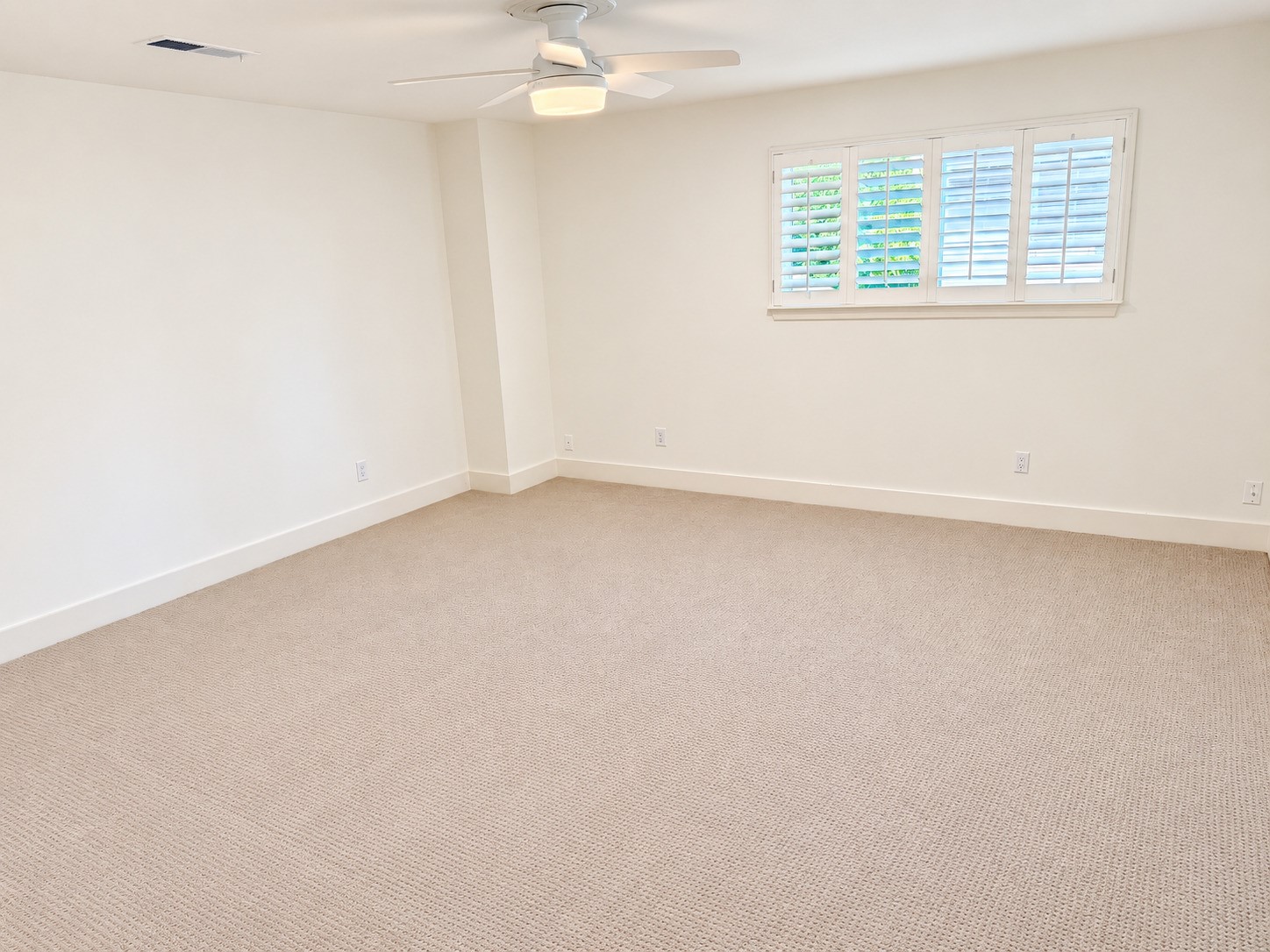 10322 Burgoyne Road Houston, TX 77042 - Photo 26 of 31 2nd Bedroom
