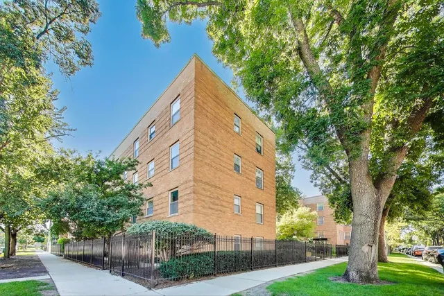 $289,900 | 4947 North Wolcott Avenue, Unit 1B, Chicago, IL 60640