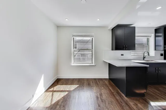 $289,900 | 4947 North Wolcott Avenue, Unit 1B, Chicago, IL 60640