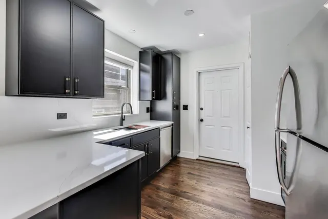 $289,900 | 4947 North Wolcott Avenue, Unit 1B, Chicago, IL 60640