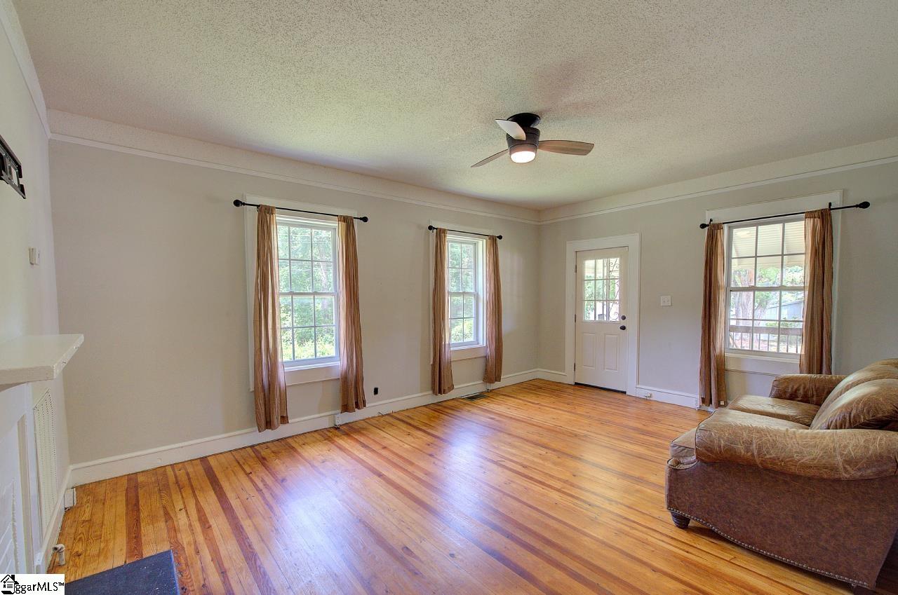 19 Clemson Street Liberty, SC 29657 - Photo 5 of 44