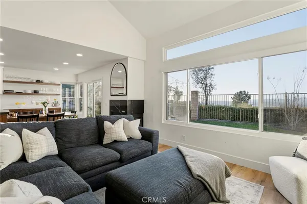 $950,000 | 6201 East Onyx Lane, Anaheim Hills, CA 92807