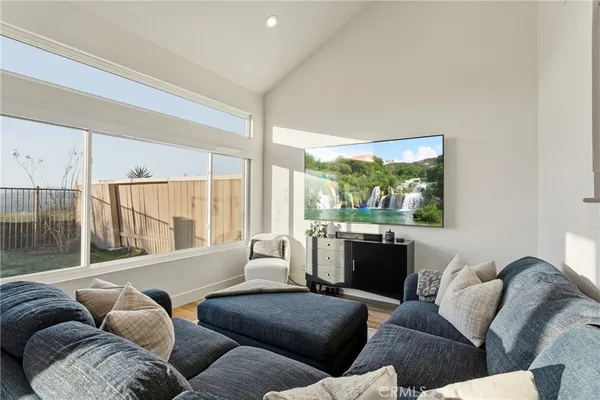 $1,100,000 | 6201 East Onyx Lane, Anaheim Hills, CA 92807