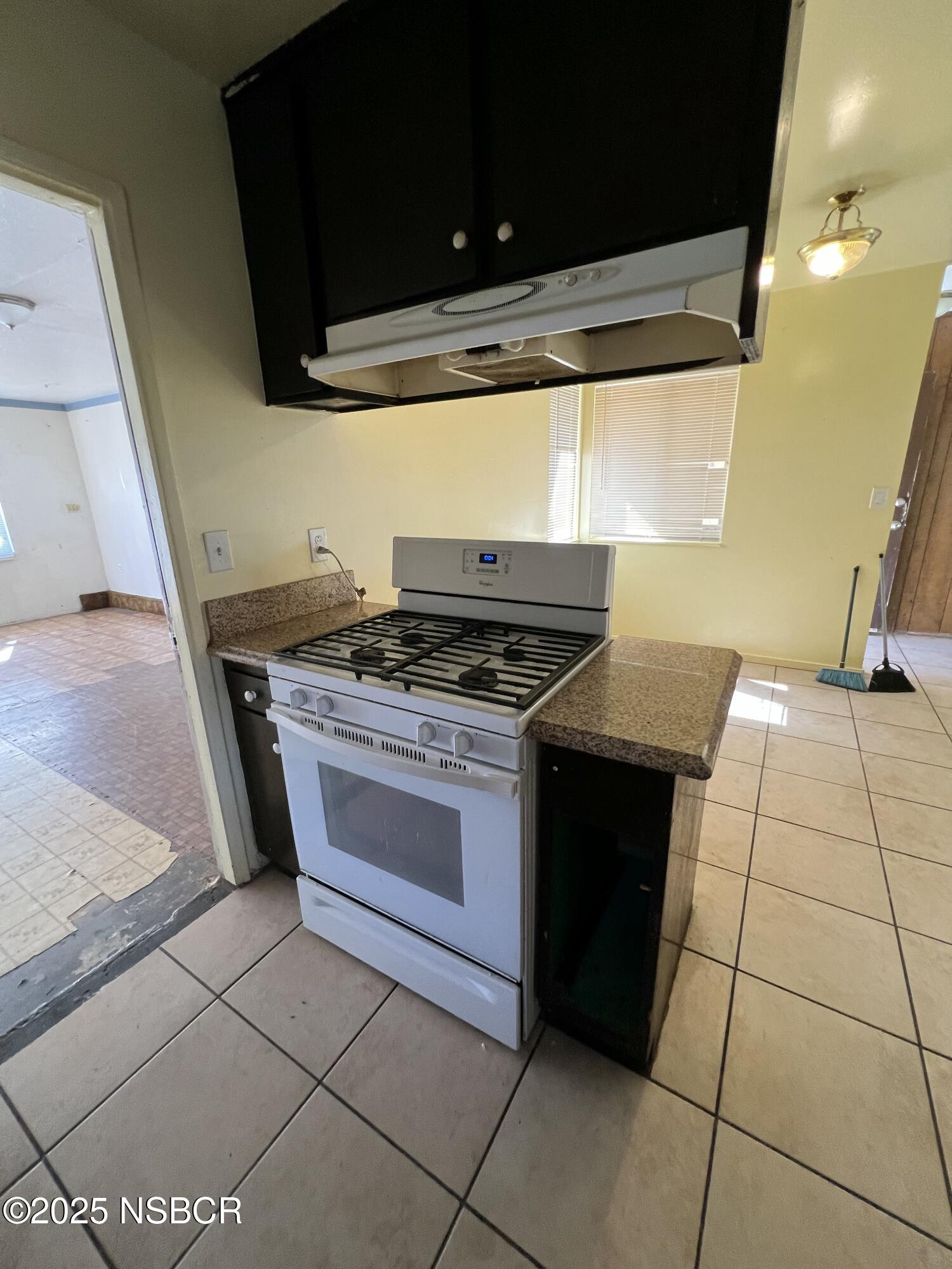 309 V Street Lompoc, CA 93436 - Photo 11 of 26 IMG_0846