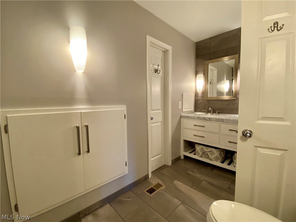 2129 Cambridge Road Coshocton, OH 43812 - Photo 25 of 35 Gallery Image 25