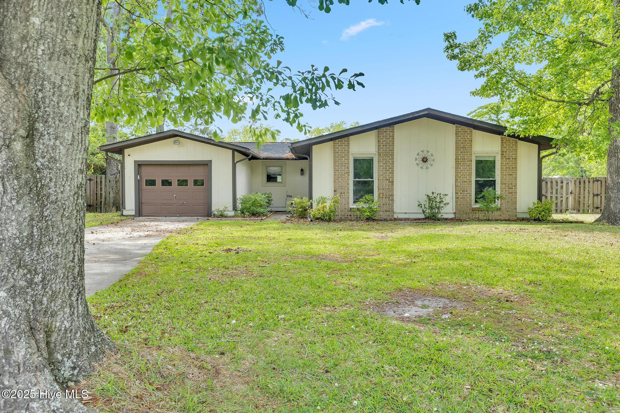 89 Sterling Road Jacksonville, NC 28546 - Photo 2 of 31 IMG_8516