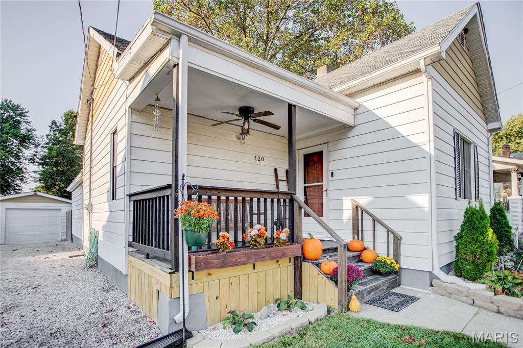 120 East Center Street Brighton, IL 62012 - Photo 4 of 48