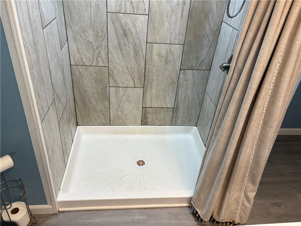 2283 Sandy Plains Road Clarksville, PA 15322 - Photo 15 of 18 a bathroom with a tub