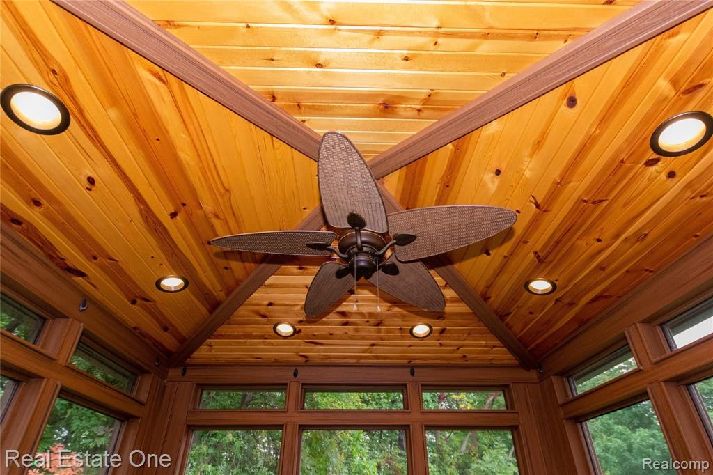 3959 Kaeleaf Road Lake Orion, MI 48360 - Photo 41 of 43