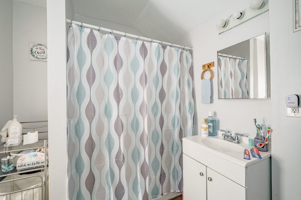 452 Franklin Street Springfield, MA 01104 - Photo 8 of 17 Gallery Image 8
